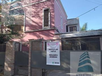 Casa · 130m² · 6 Ambientes · Venta Casa 6 Ambientes en Villa Morra, Pilar Centro