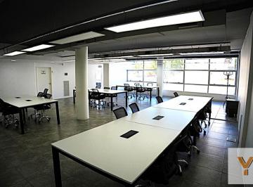 Oficina comercial · 310m² · 3 Ambientes · Oficina en Alquiler - 3 Ambientes - Parque Patricios