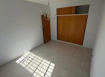 Departamento · 80m² · 4 Ambientes · Departamento en Alquiler - 2 Dorm. 3 Baños - Flores
