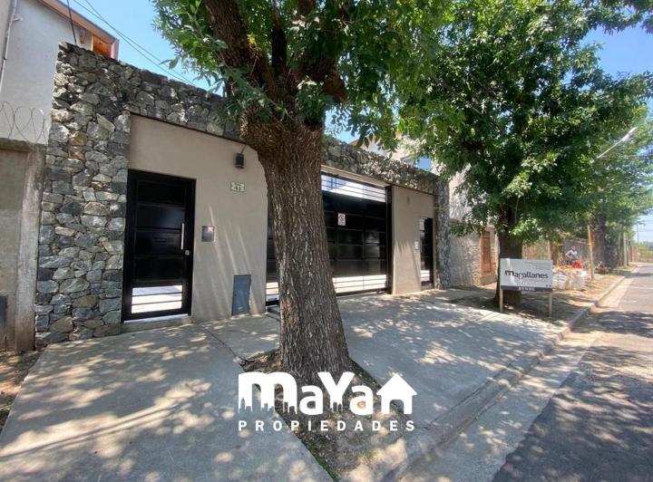 Casa · 85m² · 3 Ambientes · 2 Cocheras