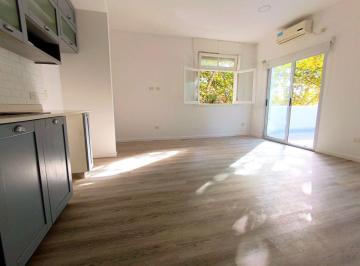 Departamento de 2 ambientes, Villa Devoto · Excelente 2 Amb. Al Frente en Villa Devoto - Totalmente Reciclado, Amplio Balcón, Muy Luminoso!