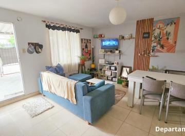 PH · 146m² · 9 Ambientes · 1 Cochera · Complejo de 3 Viviendas en Venta en Berisso