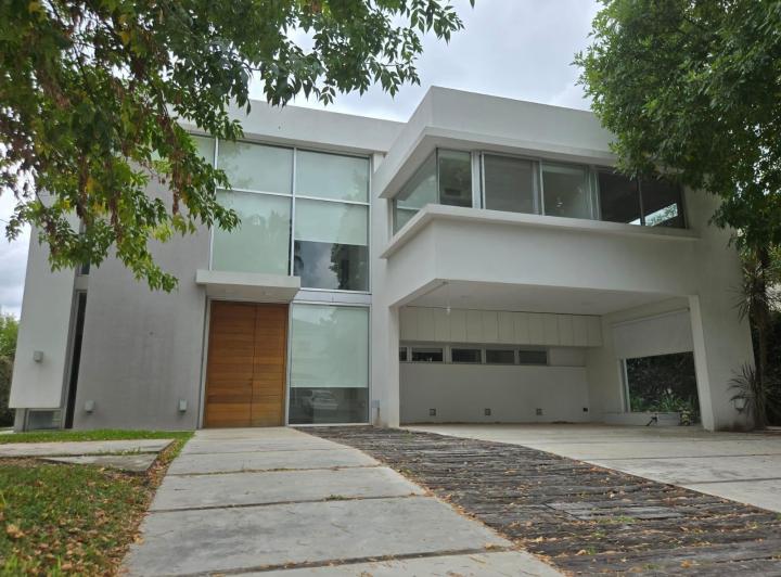 Casa · 420m² · 6 Ambientes