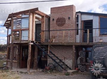 Casa · 300m² · 7 Dormitorios · Hostel en Trevelin (Jr - 9)
