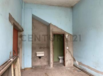 Bodega-Galpón · 36m² · 2 Ambientes · 1 Cochera · Alquiler Deposito con Cochera en Lanus