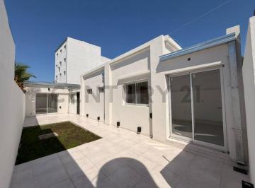 PH · 110m² · 6 Ambientes · Av 66 Entre 30 y 31 - Casa Tipo PH a Estrenar 3 Dorm. y Patio