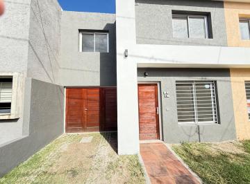 Casa · 145m² · 4 Ambientes · 1 Cochera · Excelente Dúplex en La Paya 3 Dorm.