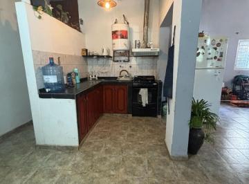 Casa · 105m² · 4 Ambientes · 1 Cochera · Casa en Venta Barrio Parque Liceo