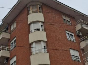 Departamento de 3 ambientes, Almirante Brown · Muy Lindo Piso en Adrogue Frente a La Estacion