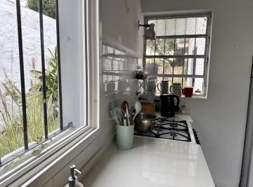 Casa de 4 ambientes, San Isidro · Impecable Casa, Estilo Campestre, Divina Rodeada de Verde!