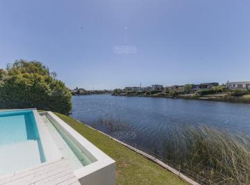Casa · 377m² · 6 Ambientes · 1 Cochera · Casa en Venta en Los Lagos, Nordelta, Tigre