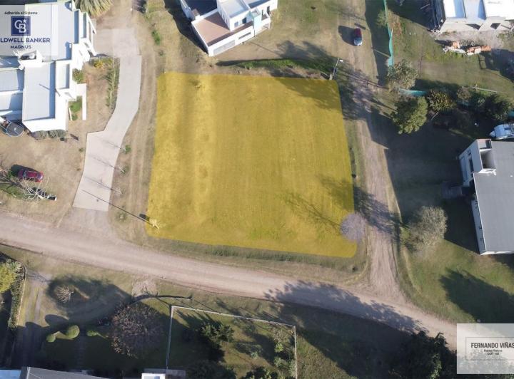 Terreno · 1303m²