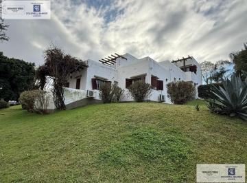Casa · 1619m² · 8 Ambientes · 3 Cocheras · Casa en Club Campos Los Nogales