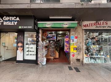 Fondo de comercio · 24m² · 2 Ambientes · Quiosco Sobre Avda. Fdco. Lacroze Casi Esquina Conde!