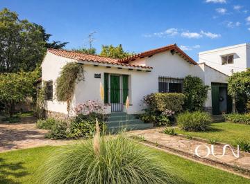 Casa · 138m² · 5 Ambientes · 2 Cocheras · Venta de Casa en La Cumbre 2 Dorm..
