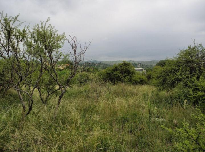Terreno · 897m²