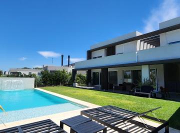 Casa · 415m² · 9 Ambientes · 6 Cocheras · Casa 7 Ambientes en Venta Terravista
