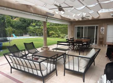 Casa · 300m² · 4 Dormitorios · 2 Cocheras · Casa - Las Lomas de San Isidro