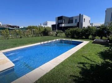 Casa · 197m² · 4 Ambientes · 2 Cocheras · Casa en Venta Ubicado en Castaños, Nordelta