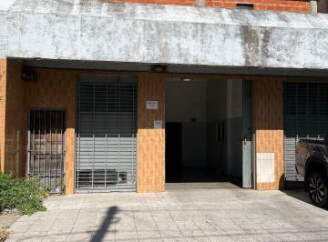 Bodega-Galpón , Avellaneda · Impecable Galpon / Depósito en Alquiler. Excelente Ubicación!