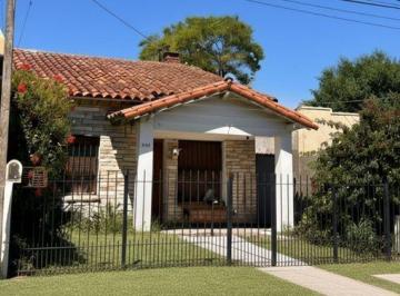 Casa · 116m² · 4 Ambientes · 1 Cochera · Casa en La Plata
