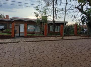 Casa de 7 ambientes, El Dorado · Propiedad Céntrica en Buen Estado Óptima Ubicación en Barrio Recidencial en Pleno Centro