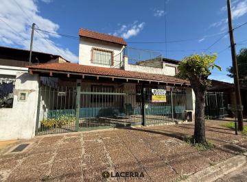 Casa · 138m² · 5 Ambientes · 1 Cochera · Casa 5 Ambientes en Venta en Chilavert Apto Credito