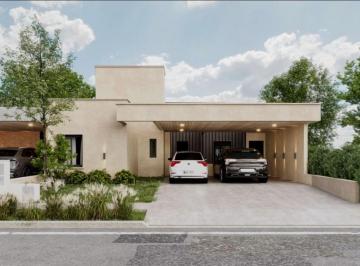 Casa · 146m² · 5 Ambientes · 2 Cocheras · Casa en Docta Av