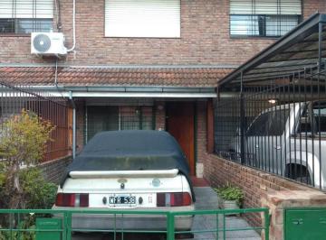 Casa · 110m² · 4 Ambientes · 1 Cochera · Casa en Olivos - Uzal/panam.