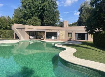 Casa · 680m² · 10 Ambientes · 9 Cocheras · Casa en Highland Park