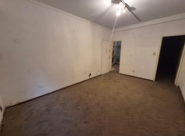 Departamento · 61m² · 3 Ambientes · 1 Cochera · Departamento 2 Dorm. a Reciclar en Pb C/ Patio