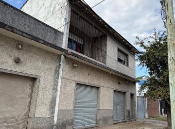 Casa · 146m² · 3 Ambientes · Departamento + 2 Locales + Quincho y Fondo