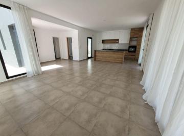 Casa de 3 ambientes, La Plata · Cantisano Propiedades Vende Casa a Estrenar en Complejo Privado en Gorina!