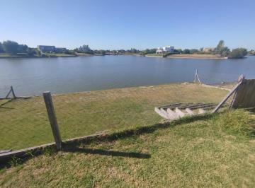 Casa · 218m² · 5 Ambientes · 4 Cocheras · Casa en Venta | Área 6, San Sebastián, Escobar | Al Lago con Parrilla y Jardín