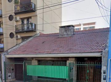 Casa de 4 ambientes, Lanús · Excelente Propiedad en Venta en La Prestigiosa Zona de Lanús Oeste Centro