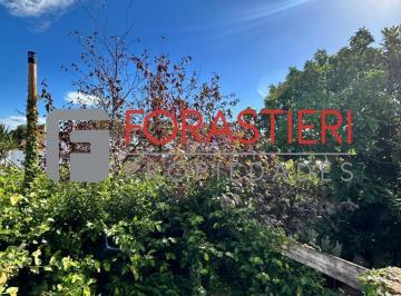 Casa · 230m² · 5 Ambientes · 1 Cochera · Casa en Victoria