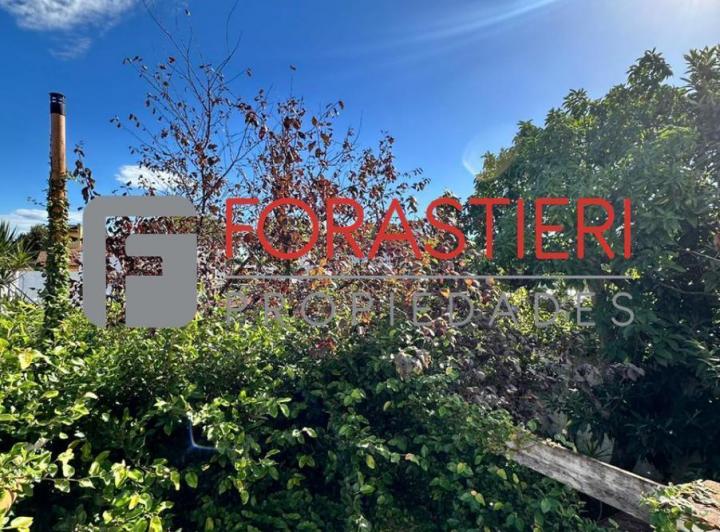 Casa · 230m² · 5 Ambientes · 1 Cochera