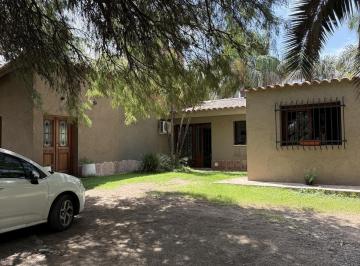 Casa · 220m² · 9 Ambientes · Casa en Venta