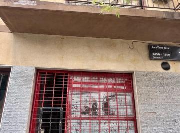 Local comercial , Parque Chacabuco · Local Comercial Al Frente en Parque Chacabuco. Sin Gastos de Expensas!