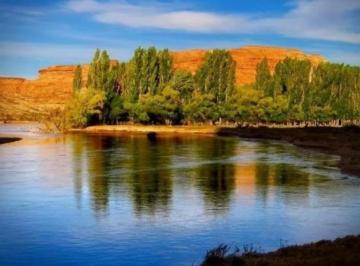 Campo · 1654290048ha · Campo Ha Apto Ganadería con Infraestructura y Costa Sobre Río Chubut