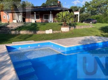 Casa · 251m² · 6 Ambientes · 1 Cochera · Casa - Raco
