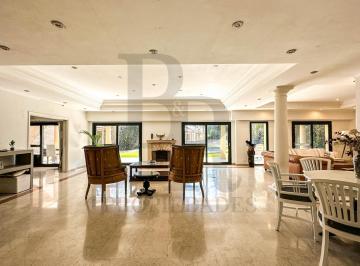 Casa · 650m² · 8 Ambientes · 4 Cocheras · Excelente Casa en Venta 2 Lotes y Medio - Miraflores Country Club