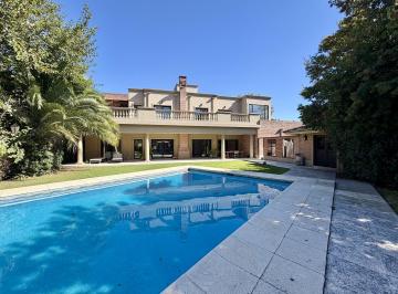 Casa · 650m² · 8 Ambientes · 4 Cocheras · Excelente Casa en Venta 2 Lotes y Medio - Miraflores Country Club