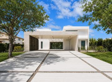 Casa · 367m² · 8 Ambientes · 3 Cocheras · Casa en Venta de 4 Dorm. en Kentucky Club de Campo, Funes.