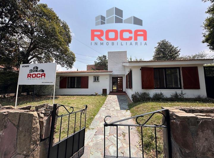 Casa · 200m² · 6 Ambientes · 2 Cocheras