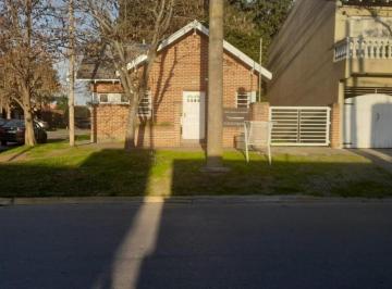 Casa de 3 ambientes, La Plata · Casa en Alquiler en City Bell – Calle Alvear y 21a