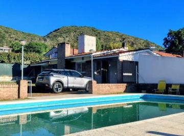 Casa de 6 ambientes, Villa Carlos Paz · En Venta Casa 4 Dorm. con Quincho y Pileta
