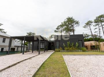 Casa · 223m² · 4 Ambientes · 2 Cocheras · Casa en Reserva Montoya Barrio Privado Seguridad 24hs Cerca de La Playa y La Barra