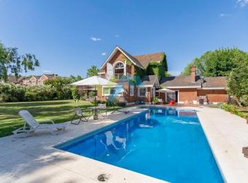Casa · 425m² · 7 Ambientes · 2 Cocheras · Casa en Venta en Haras La Pradera, Pilar, G. B. a. Zona Norte