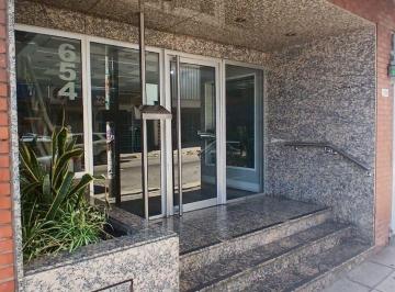 Departamento de 3 ambientes, Quilmes · Impecable 3 Ambientes con Cochera y Baulera en El Corazón de Quilmes!